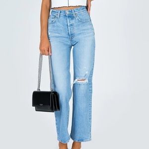 LEVI’S rib cage straight ripped ankle jeans size 28